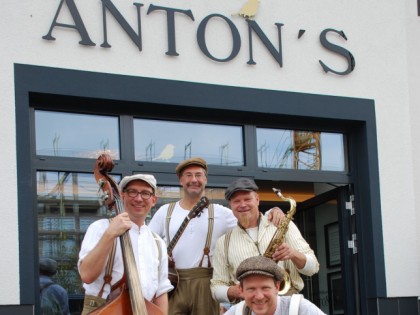 照片: Anton's